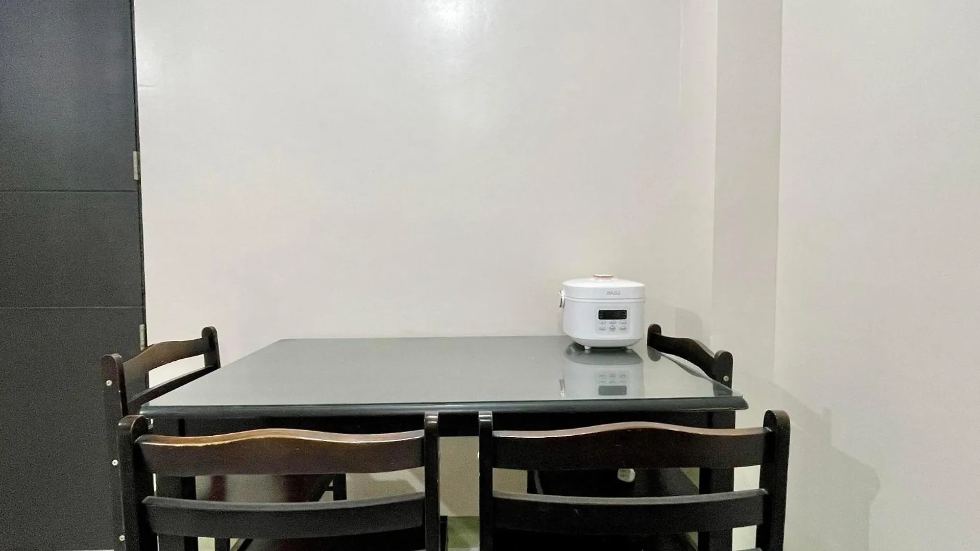Inviting 2-Bed Apartment In Mandaluyong Manila Filipinler