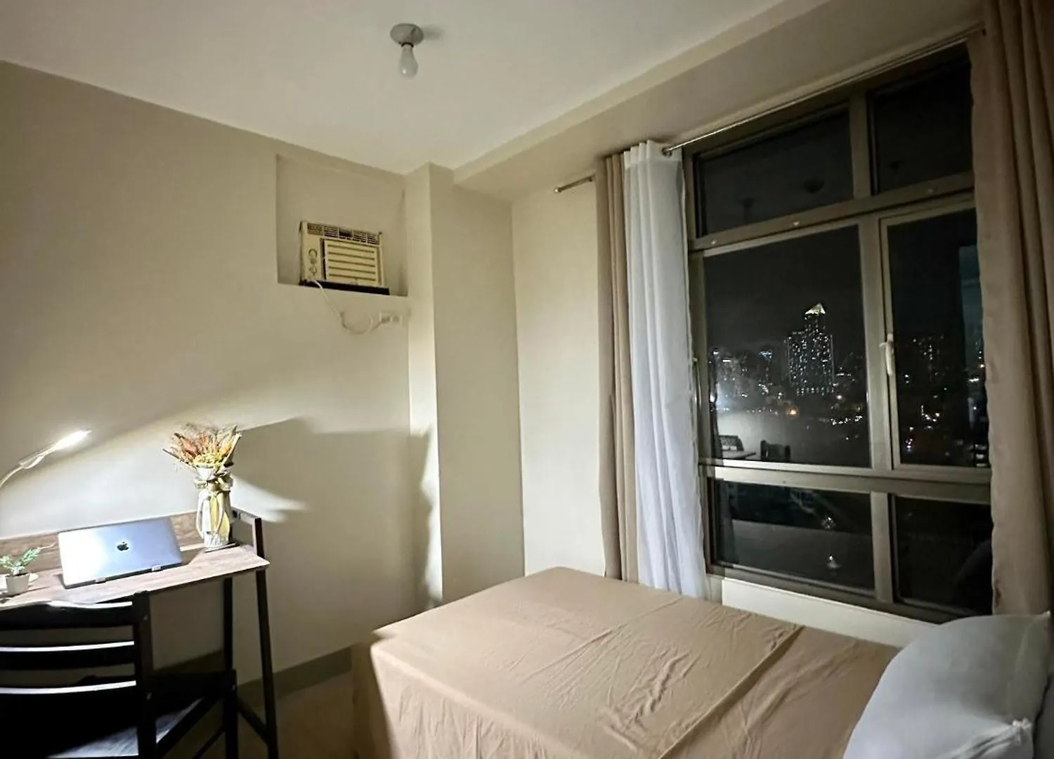 Inviting 2-Bed Apartment In Mandaluyong Manila