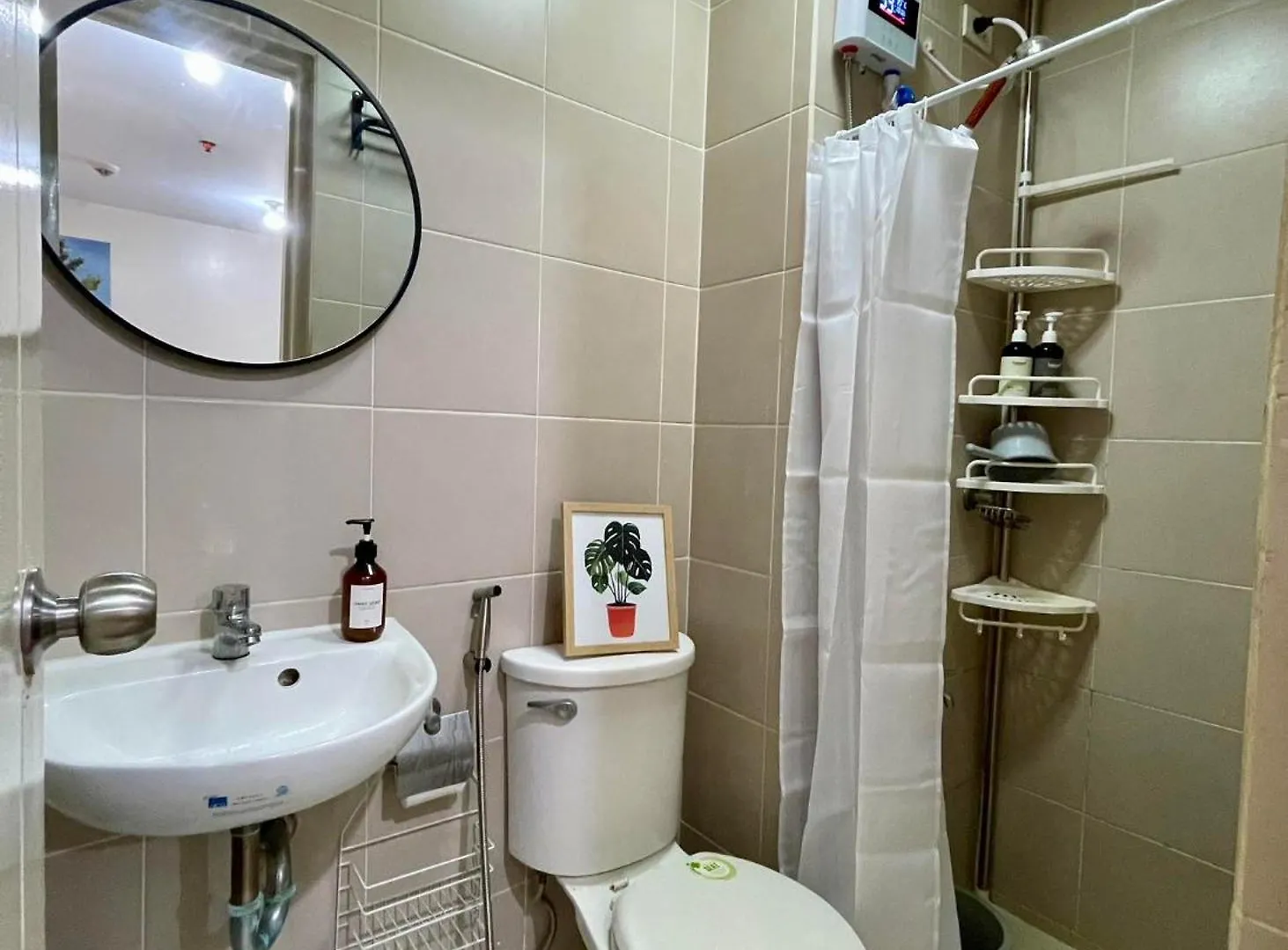 Inviting 2-Bed Apartment In Mandaluyong Manila