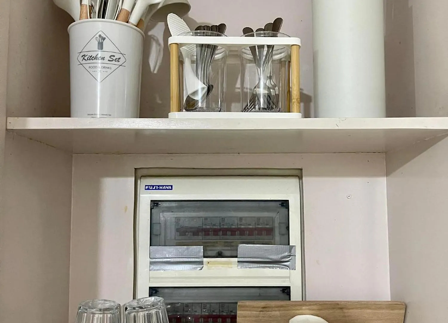 Inviting 2-Bed Apartment In Mandaluyong Manila