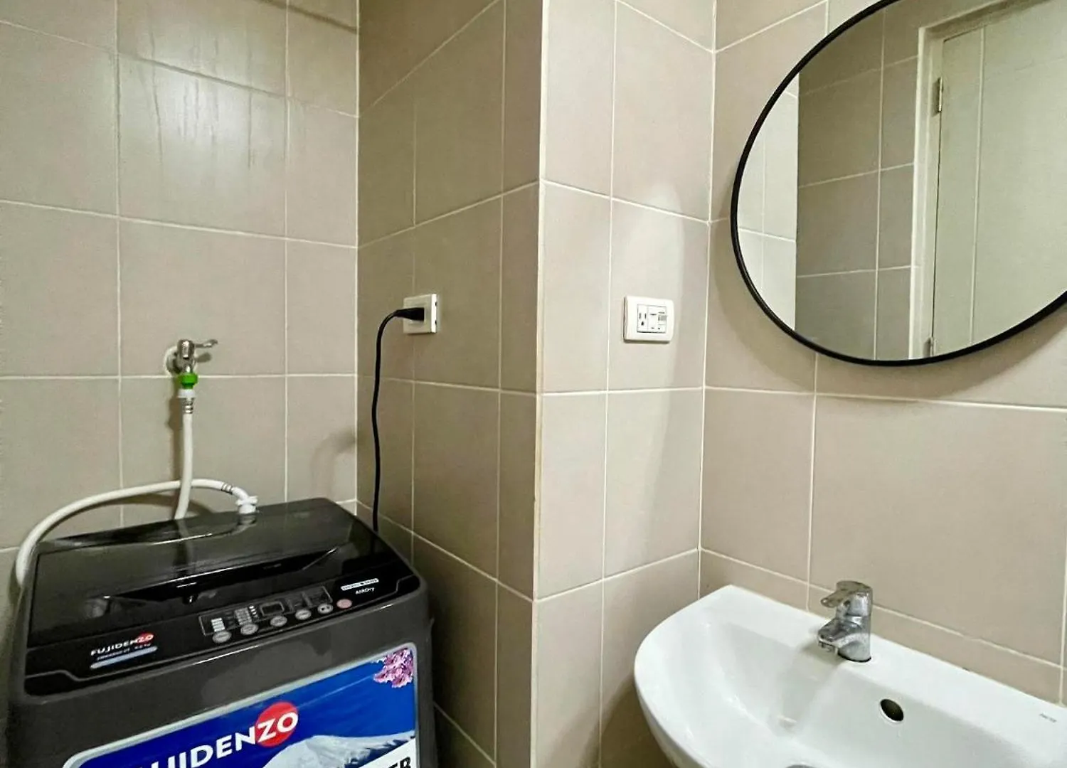 Inviting 2-Bed Apartment In Mandaluyong Manila